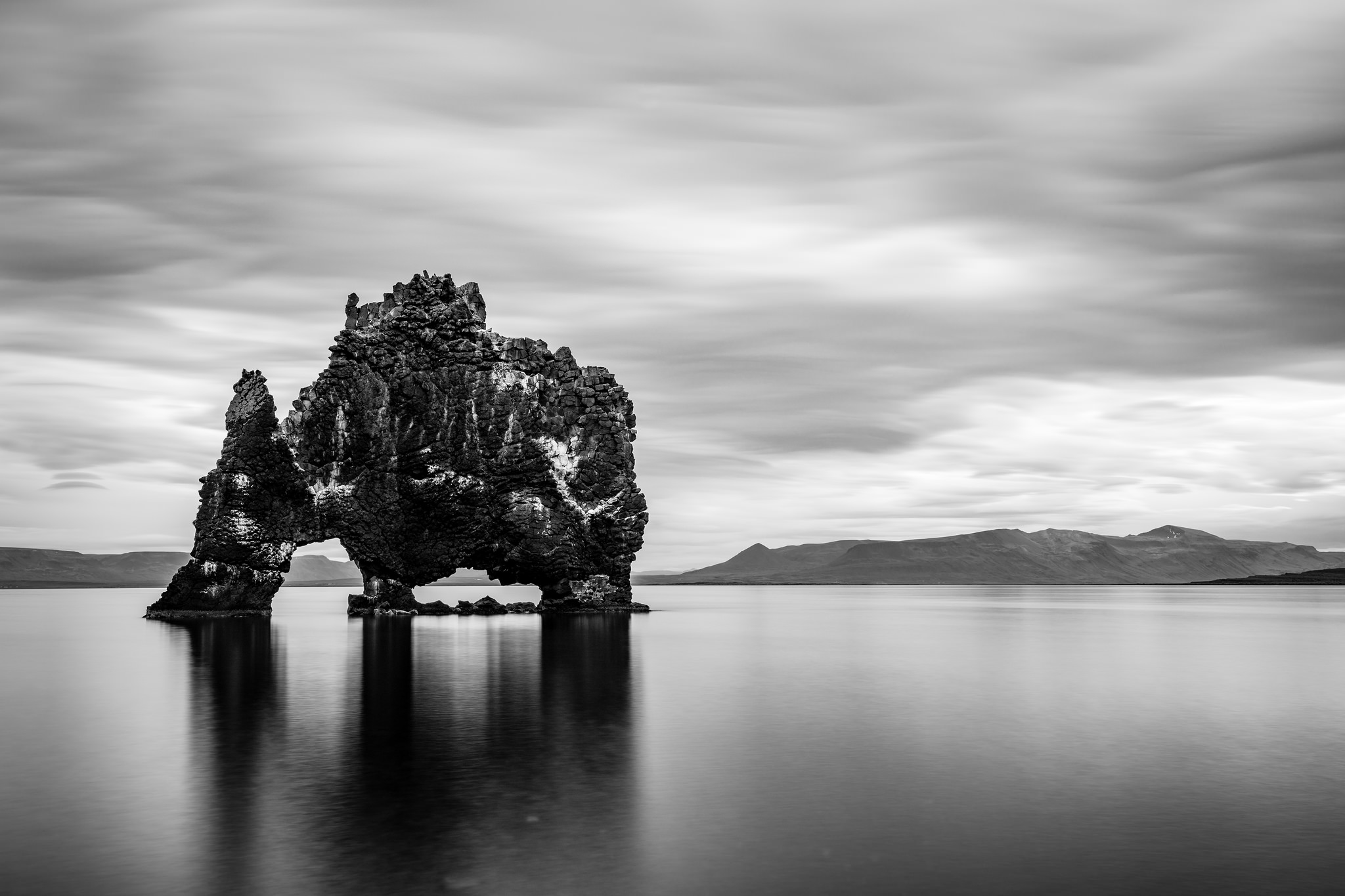 Bộ sưu tập hình nền đen trắng Black and White cực đẹp 2048x1365